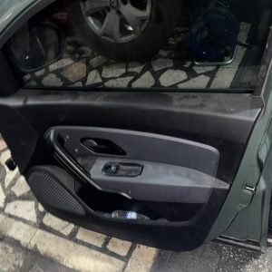 Dacia Duster 2 Çıkma Sağ Ön Kapı Döşemesi