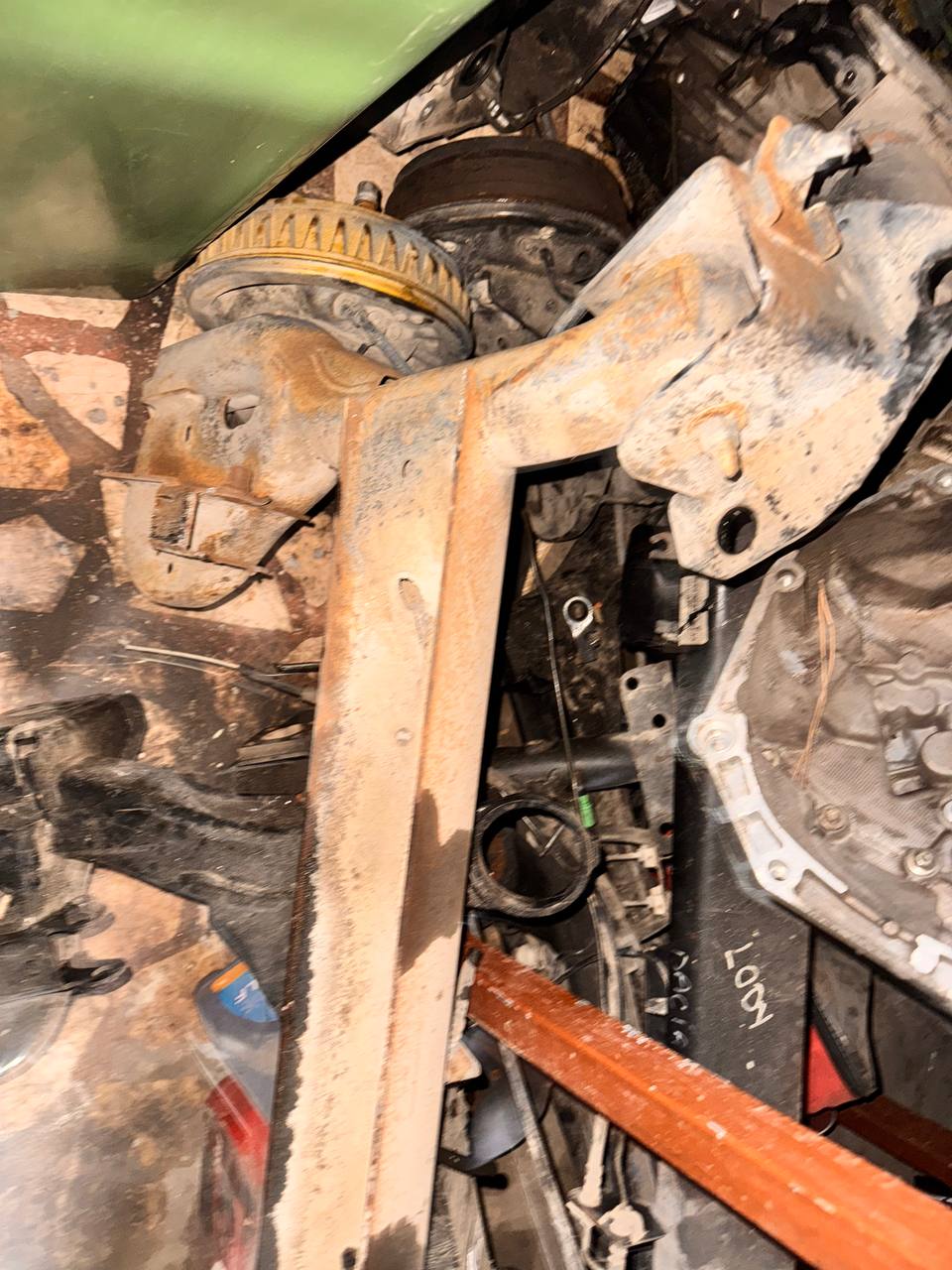 Dacia Lodgy Çıkma Dingil Torsiyon Komple Dacia Lodgy Çıkma Dingil Torsiyon Komple