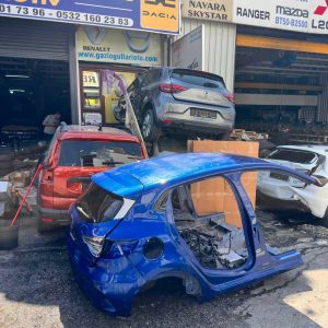 Renault Clio 5.5 Çıkma Komple Kasa Kupa Tavan Arka Demir Mavi