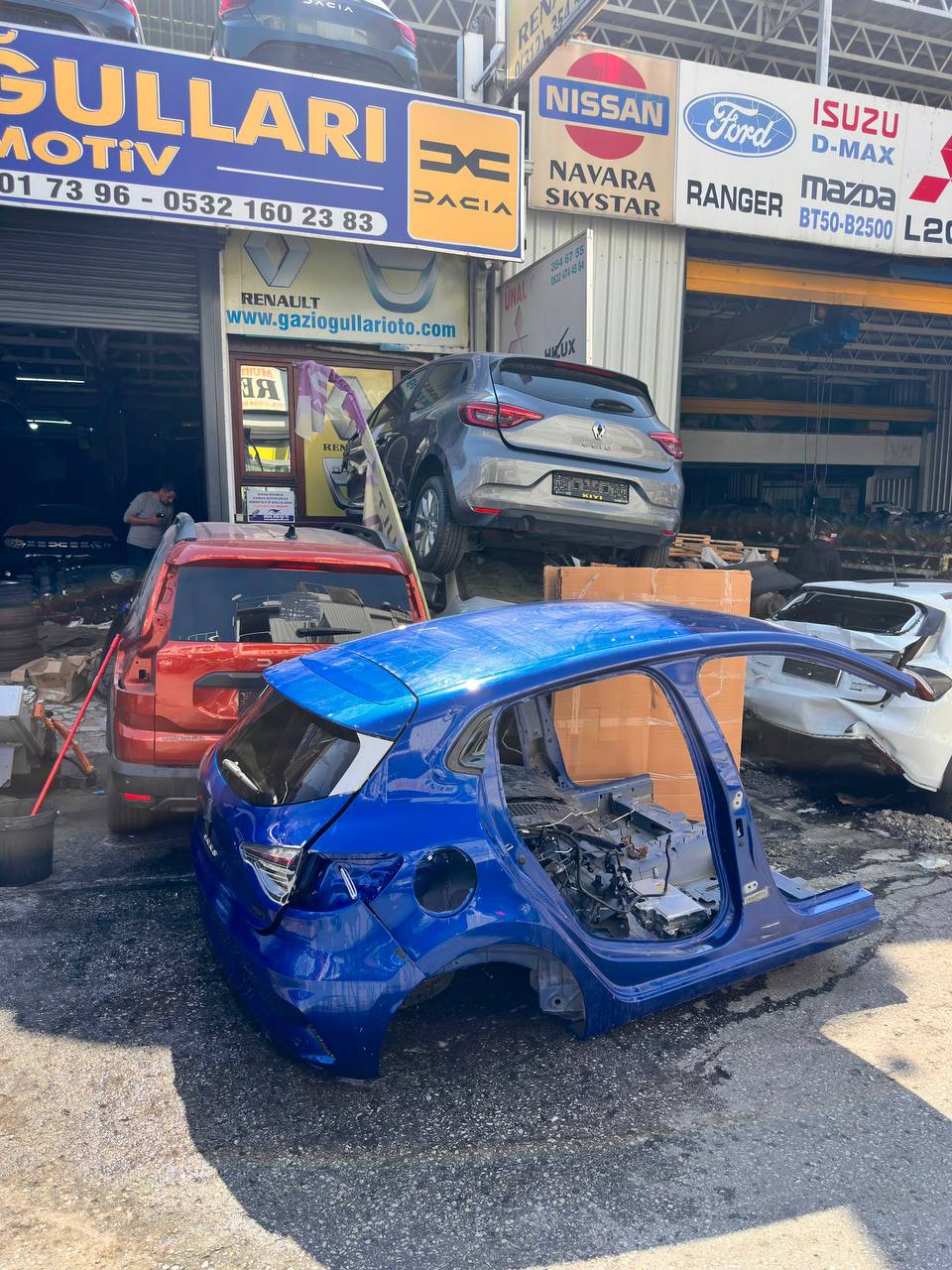 Renault Clio 5.5 Çıkma Komple Kasa Kupa Tavan Arka Demir Mavi Renault Clio 5.5 Çıkma Komple Kasa Kupa Tavan Arka Demir Mavi