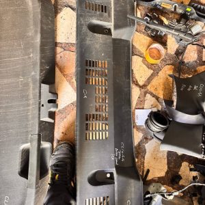 Renault Clio 5 Çıkma Arka Panel İç Plastik Kaplaması