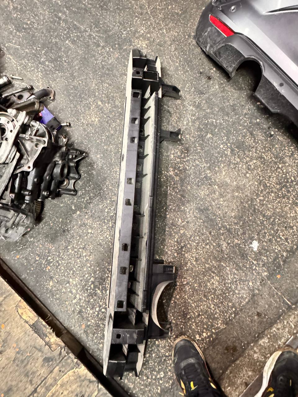Renault Clio 5 Çıkma Arka Tampon Demiri Renault Clio 5 Çıkma Arka Tampon Demiri