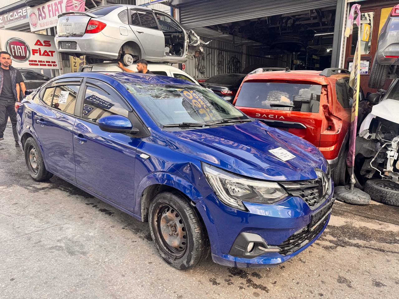 Renault Taliant Çıkma Ön Sağ Sol Amortisör Yay Renault Taliant Çıkma Ön Sağ Sol Amortisör Yay