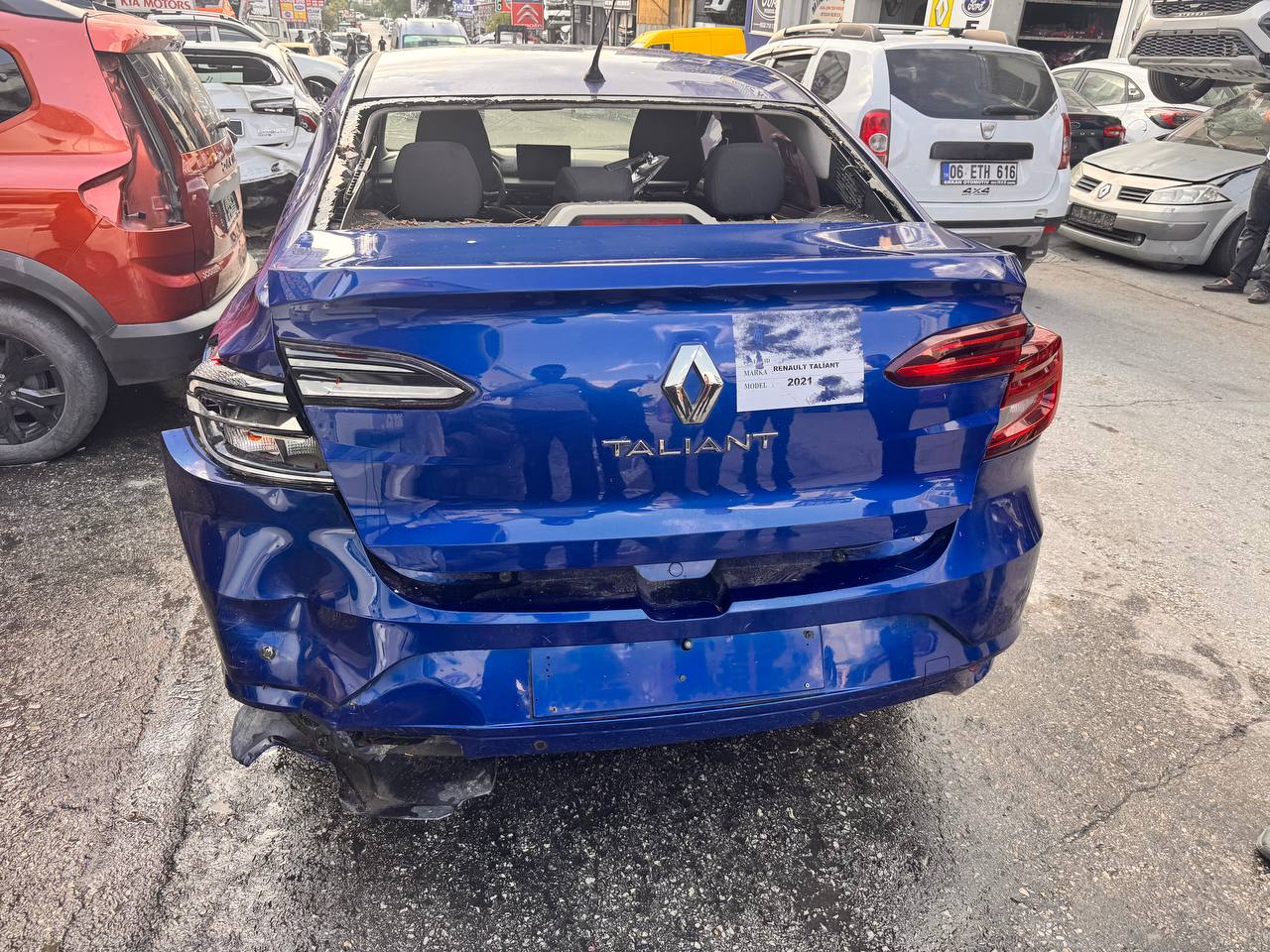 Renault Taliant Çıkma Sağ Dış Stop Renault Taliant Çıkma Sağ Dış Stop